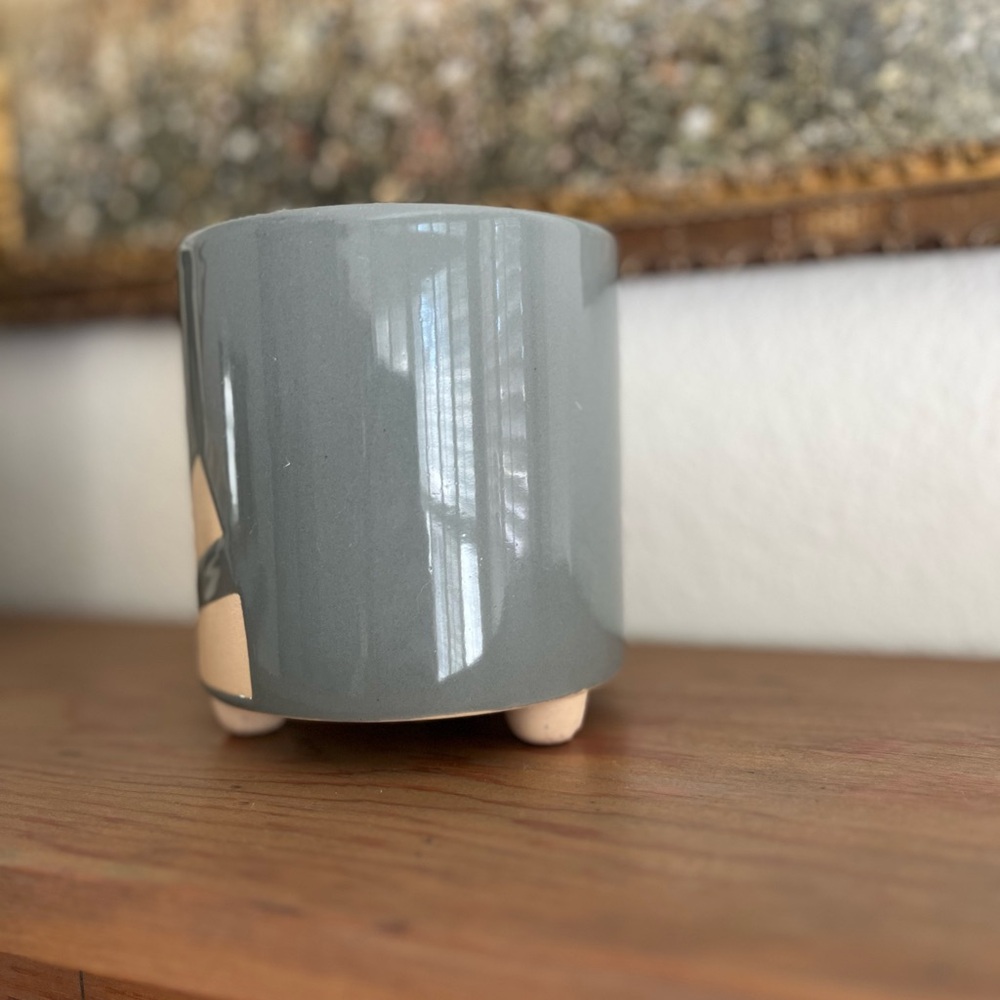 Sunburst Gray Ceramic Planter - Picture 2 of 6